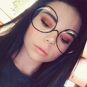 Meet your Posher, Kandis